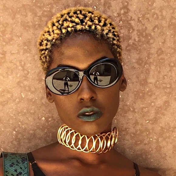 Kobain Oval Shades - Picture 6 of 8